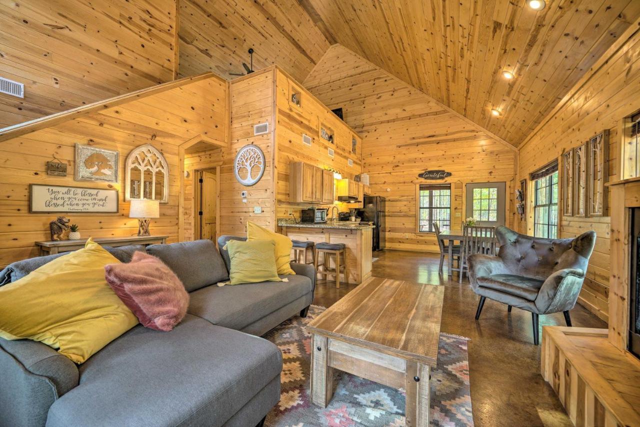 Cabin With Hot Tub And Games, 4 Mi To Beavers Bend! Broken Bow Buitenkant foto