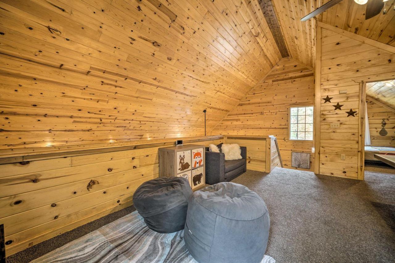 Cabin With Hot Tub And Games, 4 Mi To Beavers Bend! Broken Bow Buitenkant foto