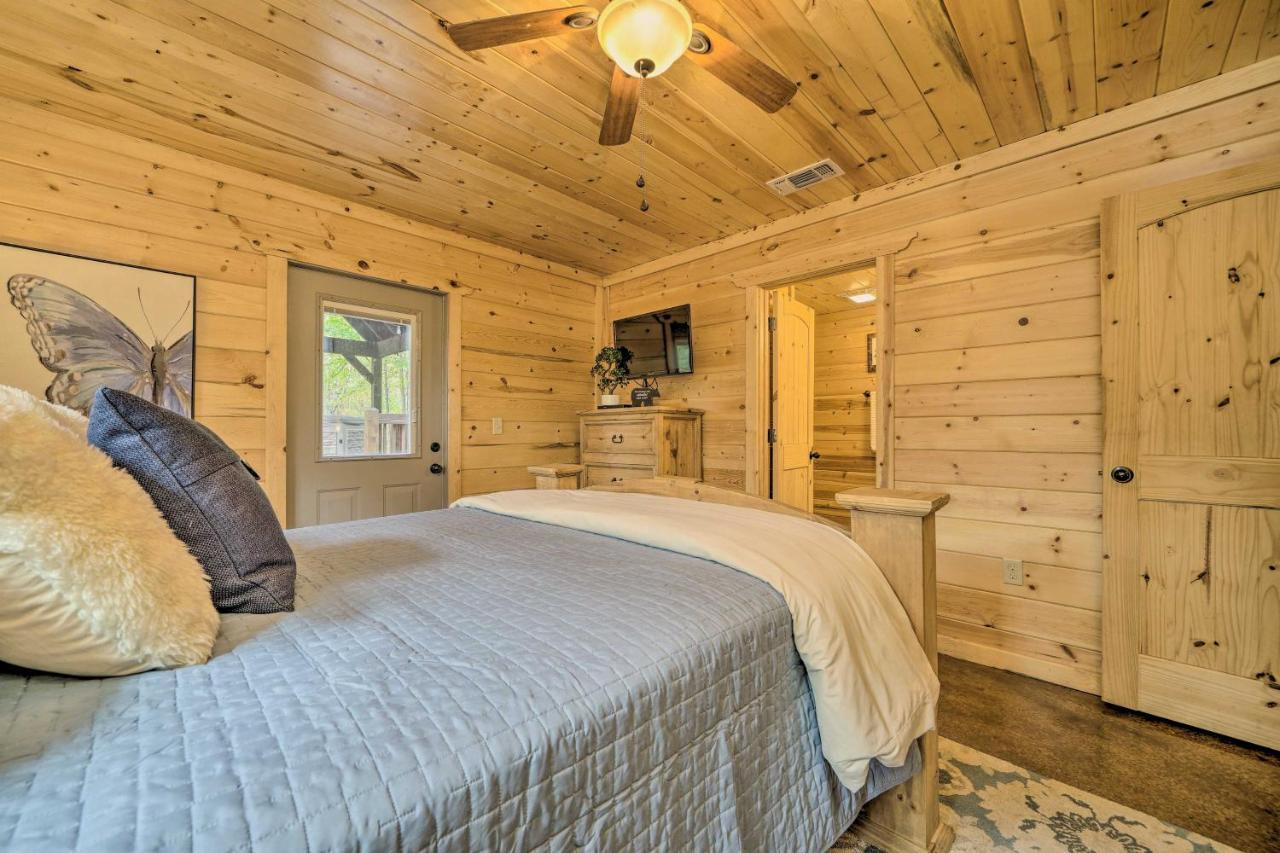 Cabin With Hot Tub And Games, 4 Mi To Beavers Bend! Broken Bow Buitenkant foto